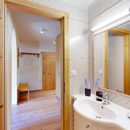 Apartment Chatrigna 9 *