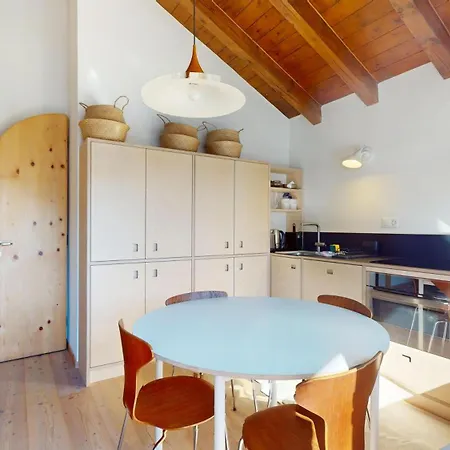 Apartment Chatrigna 9 *